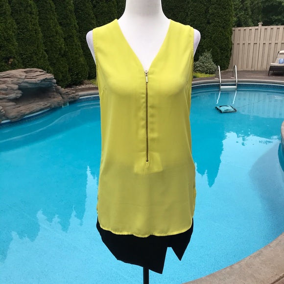 Neon Green V-neck Zipper Top - Picture 3 of 5